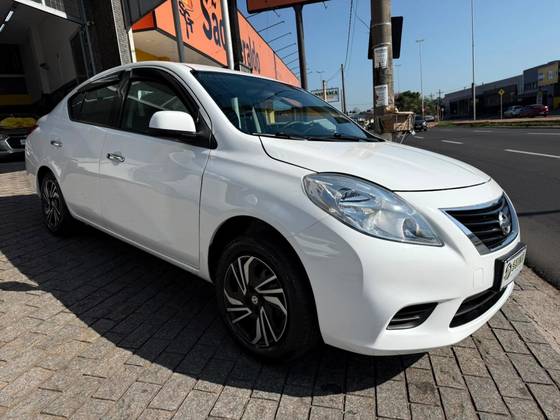 NISSAN VERSA 1.6 16V FLEX SV 4P MANUAL NISSAN VERSA 1.6 16V FLEX SV 4P MANUAL